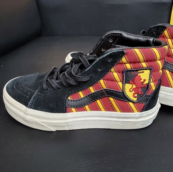 Vans HARRY POTTER Kids 12 Sneaker Sk8-Hi GRYFFINDOR Toecap PADDED Wizard Sneaker - Picture 1 of 5